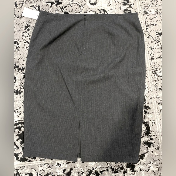 Tahari Charcoal Skirt - Picture 1 of 5